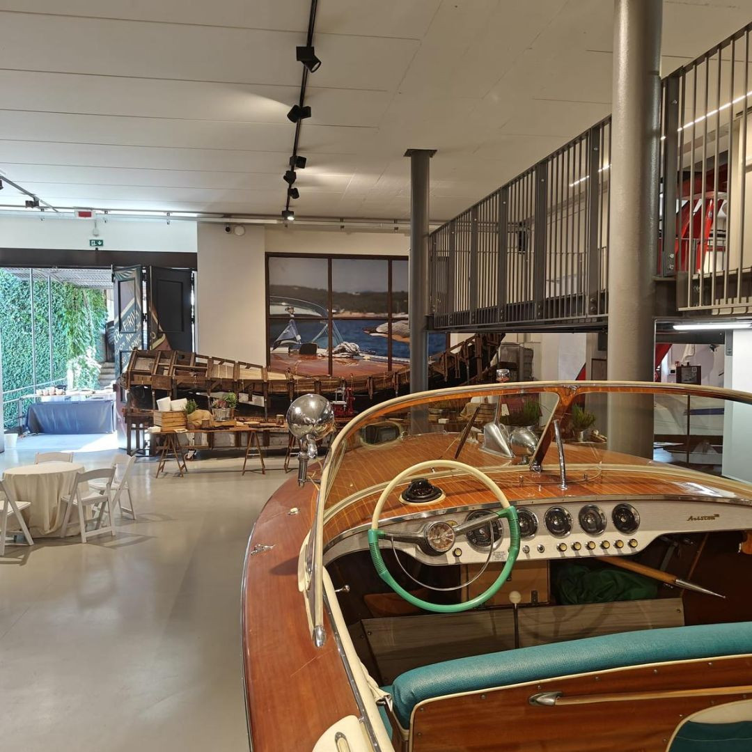 Visit to the Museum of the Lariana Boat