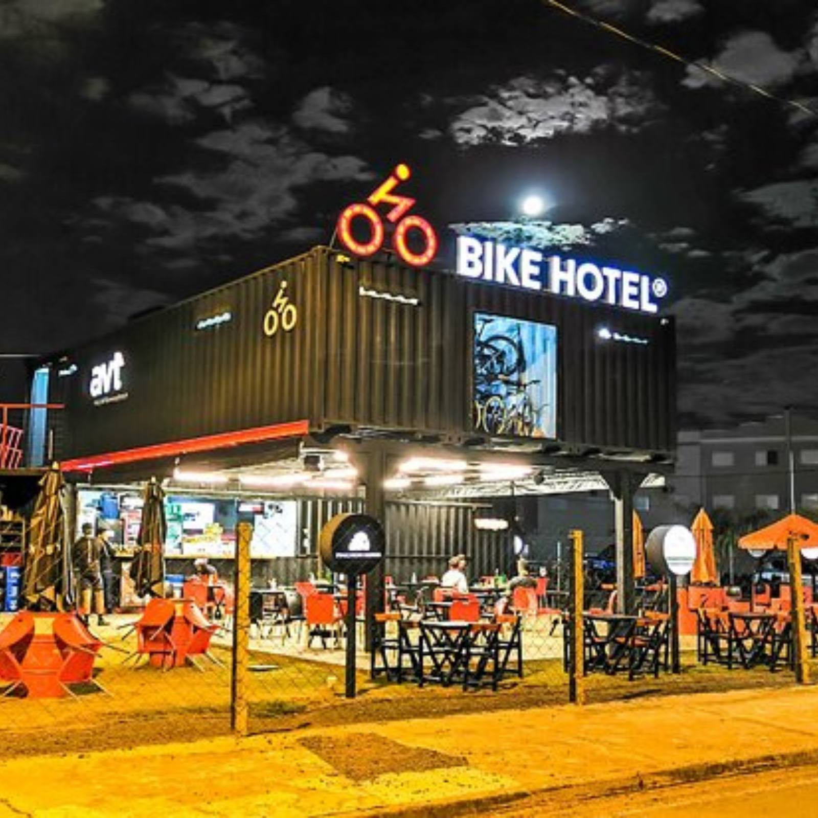 Hotel: From Hotel to Bike Hotel